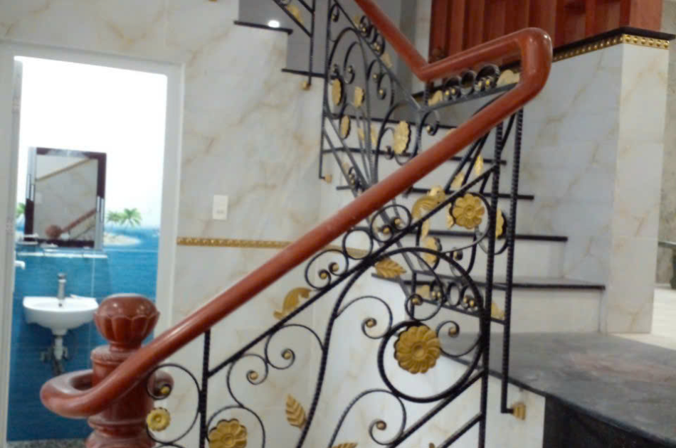 Cầu thang, lan can sắt hiện đại