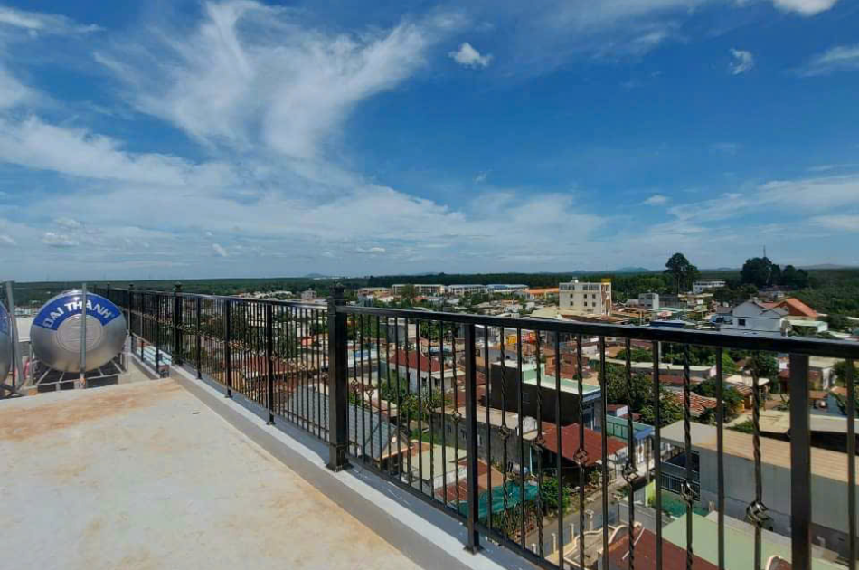 Cầu thang, lan can sắt hiện đại