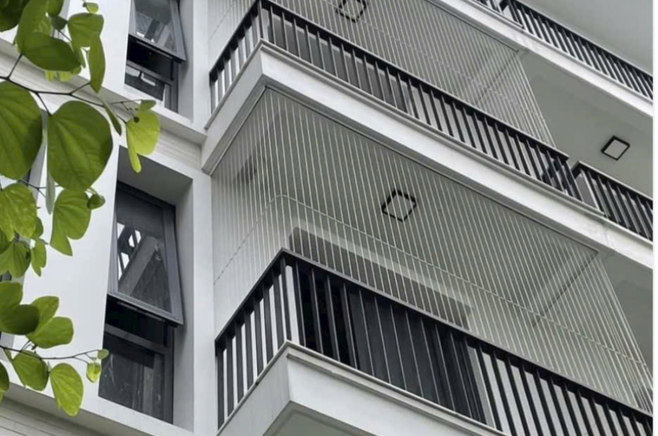 Cầu thang, lan can sắt hiện đại